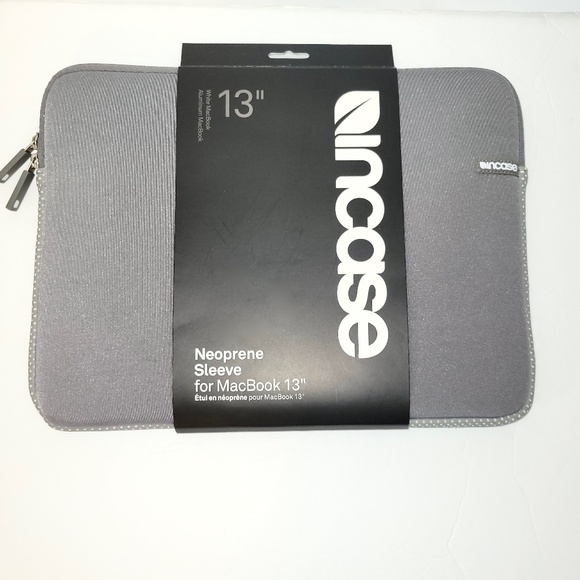 Incase 13” Neoprene Sleeve for Aluminum, White or Black MacBook 13” - Picture 1 of 2